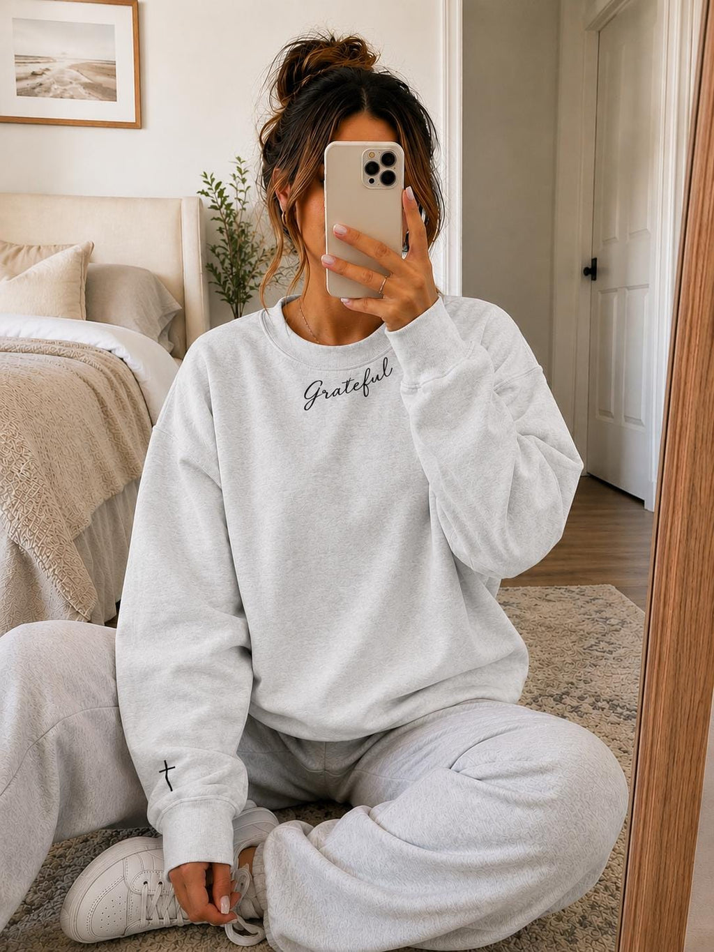 Grateful Christian Crewneck, Minimalist Faith Pullover, Christian Women’s Thankful Sweatshirt, Cross on Sleeve, Neckline Design