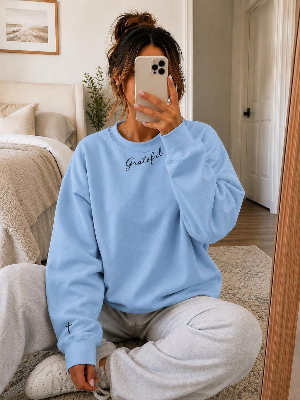Grateful Christian Crewneck, Minimalist Faith Pullover, Christian Women’s Thankful Sweatshirt, Cross on Sleeve, Neckline Design