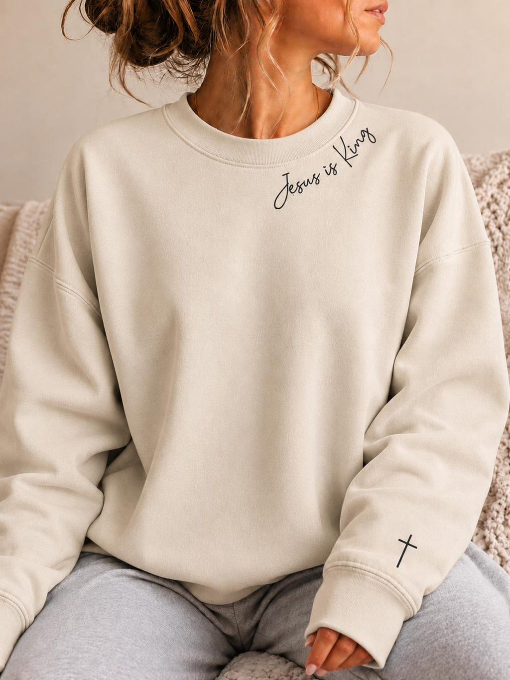Jesus Is King Christian Crewneck, Minimalist Christian Faith Sweatshirt, Cross Shirt for Women, 2026 Christmas Gift for Christian Women