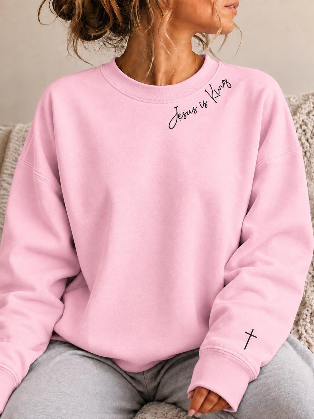 Jesus Is King Christian Crewneck, Minimalist Christian Faith Sweatshirt, Cross Shirt for Women, 2026 Christmas Gift for Christian Women
