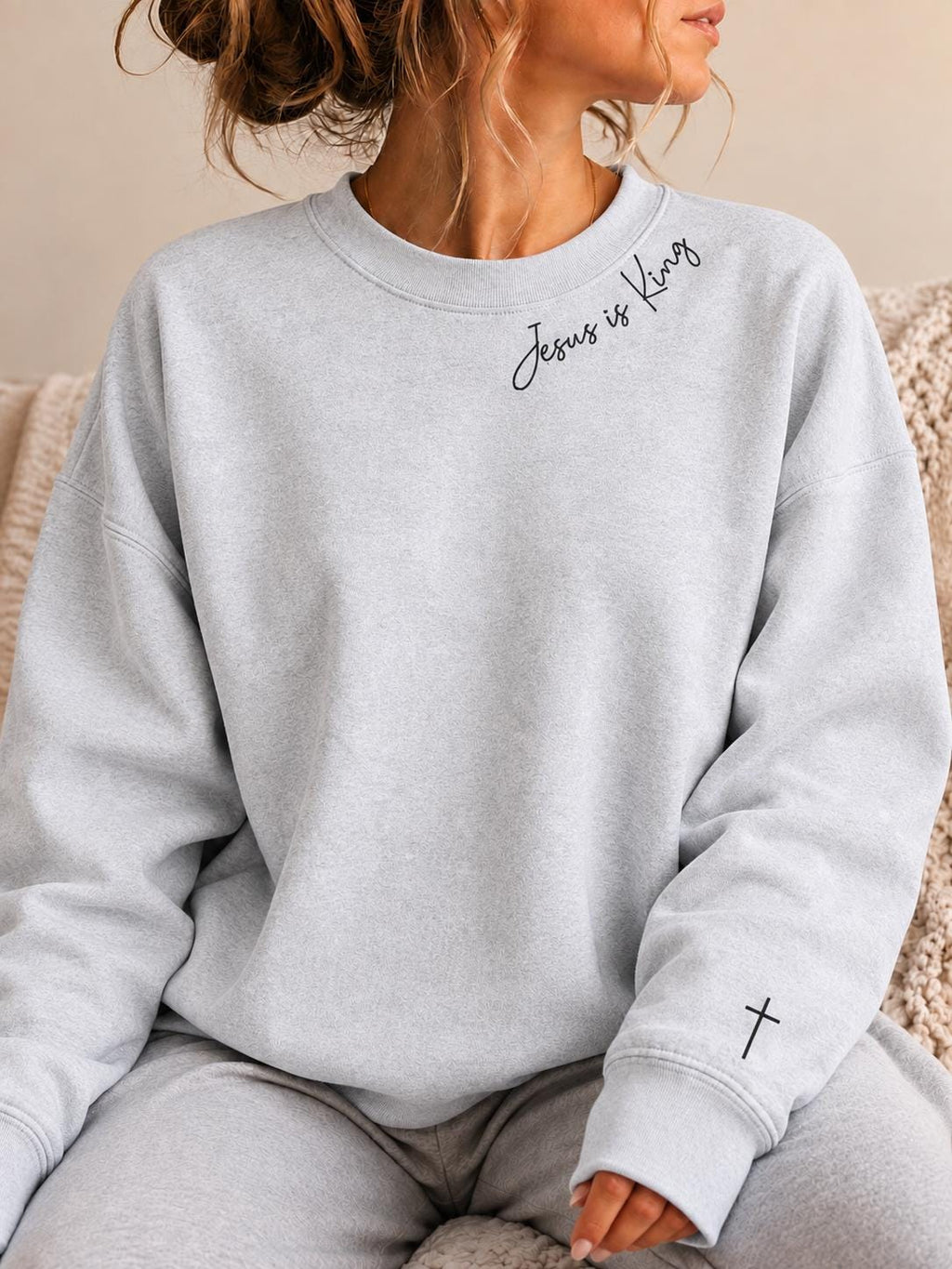 Jesus Is King Christian Crewneck, Minimalist Christian Faith Sweatshirt, Cross Shirt for Women, 2026 Christmas Gift for Christian Women